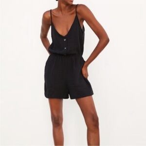 Zara Black Romper Short Adjustable Straps Gauze
Fabric Buttons Small